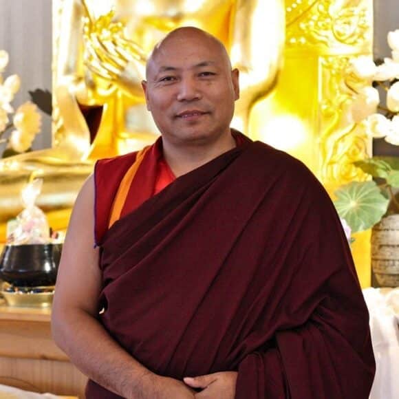 S’engager en action sur la voie des Bodhisattvas – Khenpo Samdrup Rinpoché