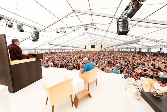 7500 participants de 40 pays différents viennent écouter les enseignements de Karmapa en Allemagne
