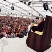 Karmapa se rend à Europe Center pour le stage international d’été