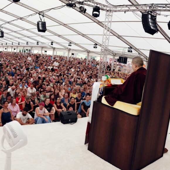 Karmapa se rend à Europe Center pour le stage international d’été