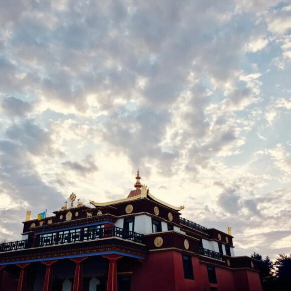 Une visite à Dhagpo Kundreul Ling